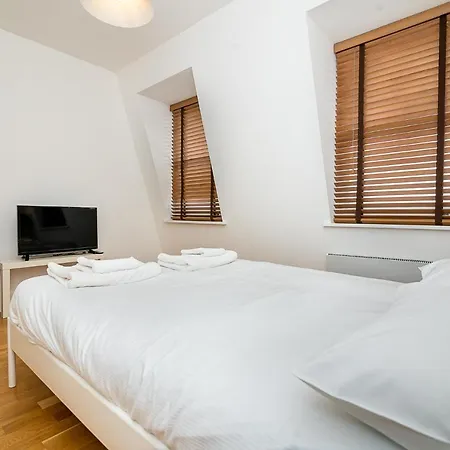 Modern 1 Bed Flat In Holborn, London For Up To 2 People - With Free Wifi Apartment